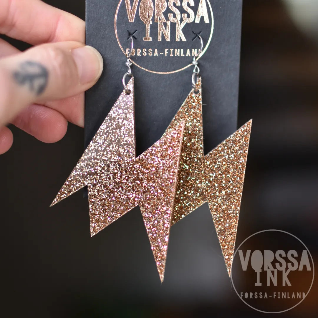 Maija Vilkkumaa korvikset | Vorssa Ink