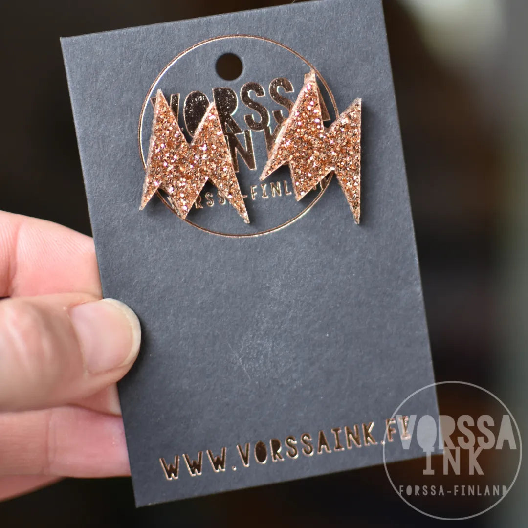 Maija Vilkkumaa korvikset | Vorssa Ink